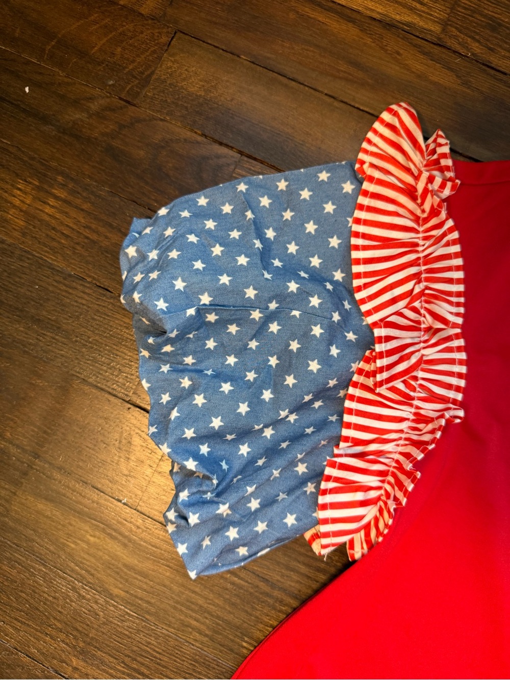 Amazon Red Top with Blue Star and Stripe Ruffle Sleeves - Picture 7 of 9